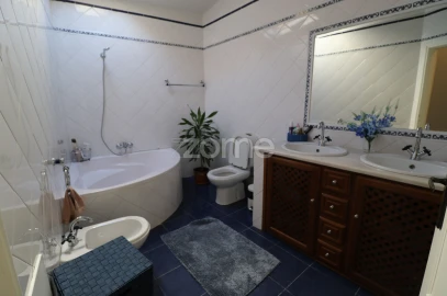 Moradia T5 para Venda em Oliveira do Hospital e São Paio de Gramaços