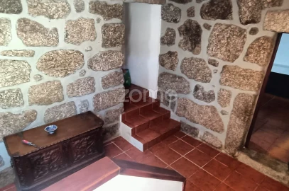 Moradia T5 para Venda em Oliveira do Hospital e São Paio de Gramaços