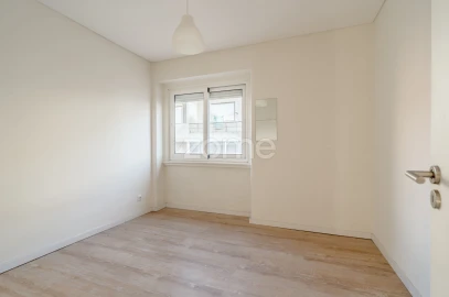 Apartamento T3 para Venda em Queluz e Belas