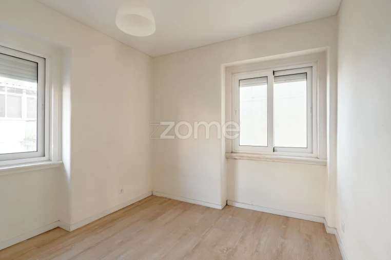 Apartamento T3 para Venda em Queluz e Belas Foto 16