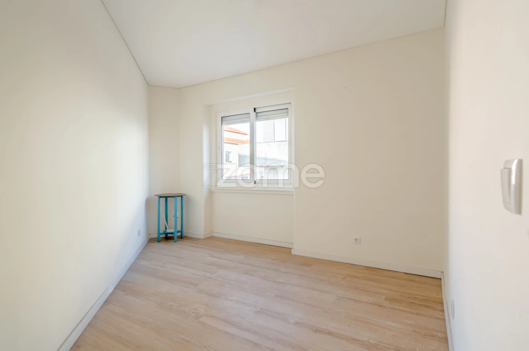 Apartamento T3 para Venda em Queluz e Belas Foto 8