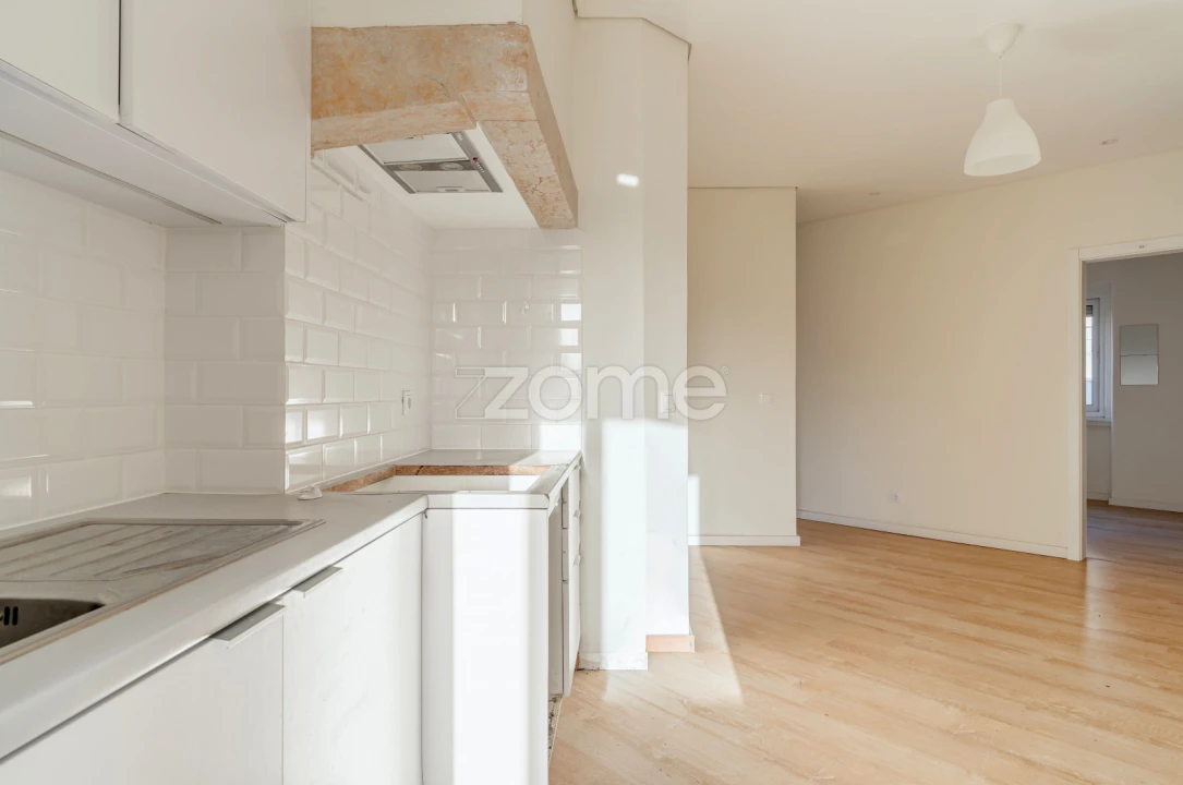 Apartamento T3 para Venda em Queluz e Belas Foto 3