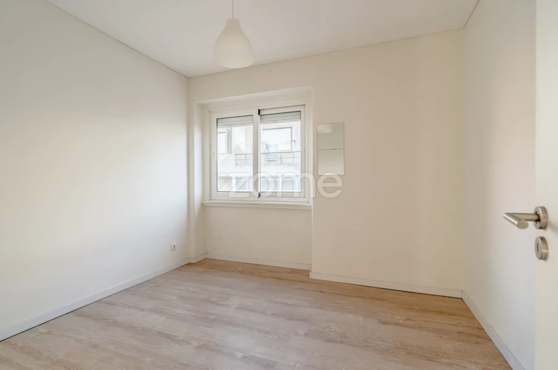 Apartamento T3 para Venda em Queluz e Belas Foto 9