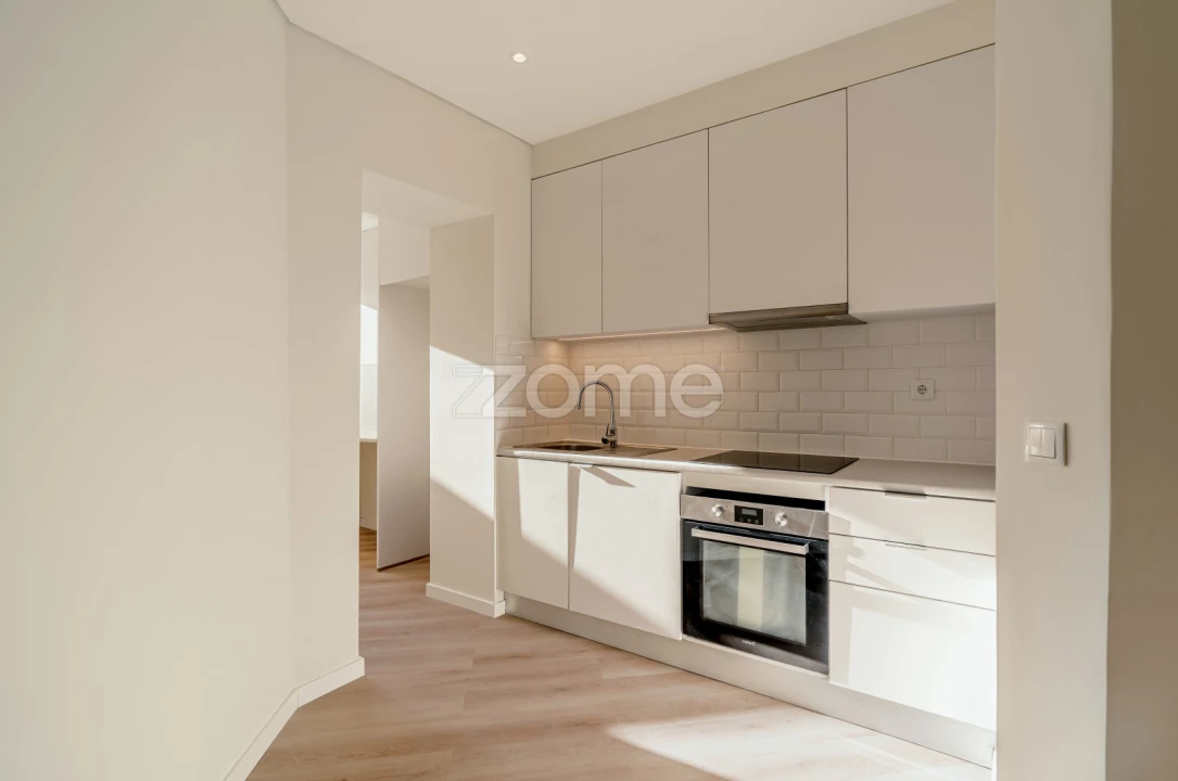 Apartamento T3 para Venda em Queluz e Belas Foto 2