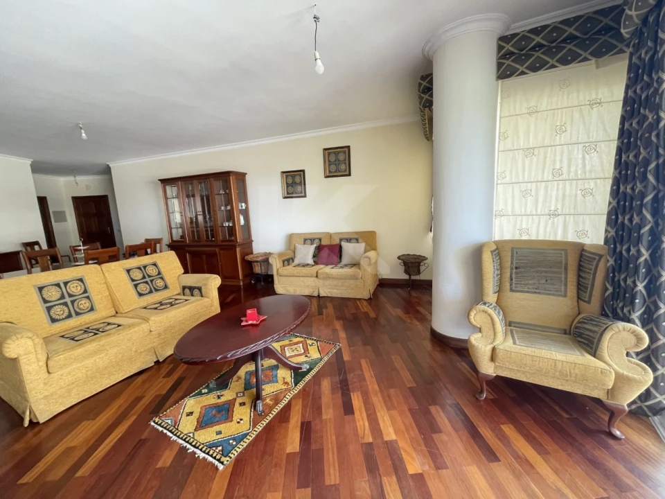 Apartamento T3 para Arrendamento em São Martinho Foto 1