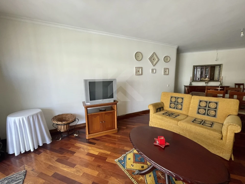 Apartamento T3 para Arrendamento em São Martinho Foto 2