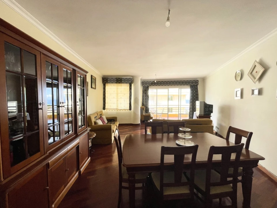 Apartamento T3 para Arrendamento em São Martinho Foto 6