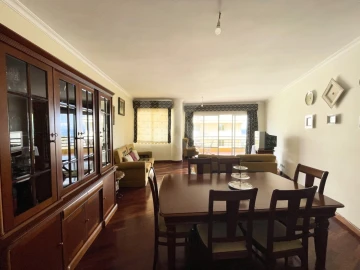 Apartamento T3 para Arrendamento em São Martinho