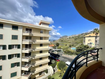 Apartamento T3 para Arrendamento em São Martinho