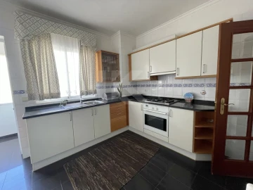 Apartamento T3 para Arrendamento em São Martinho