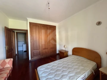 Apartamento T3 para Arrendamento em São Martinho