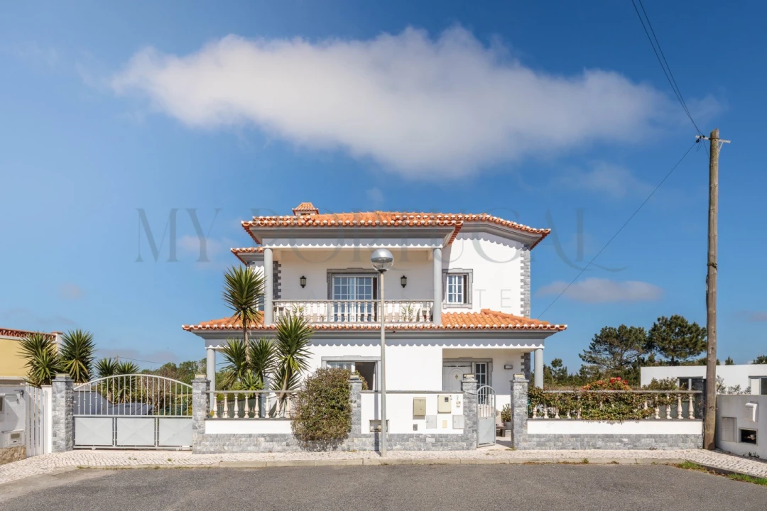 Moradia T5 para Venda em Santo Isidoro Foto 1