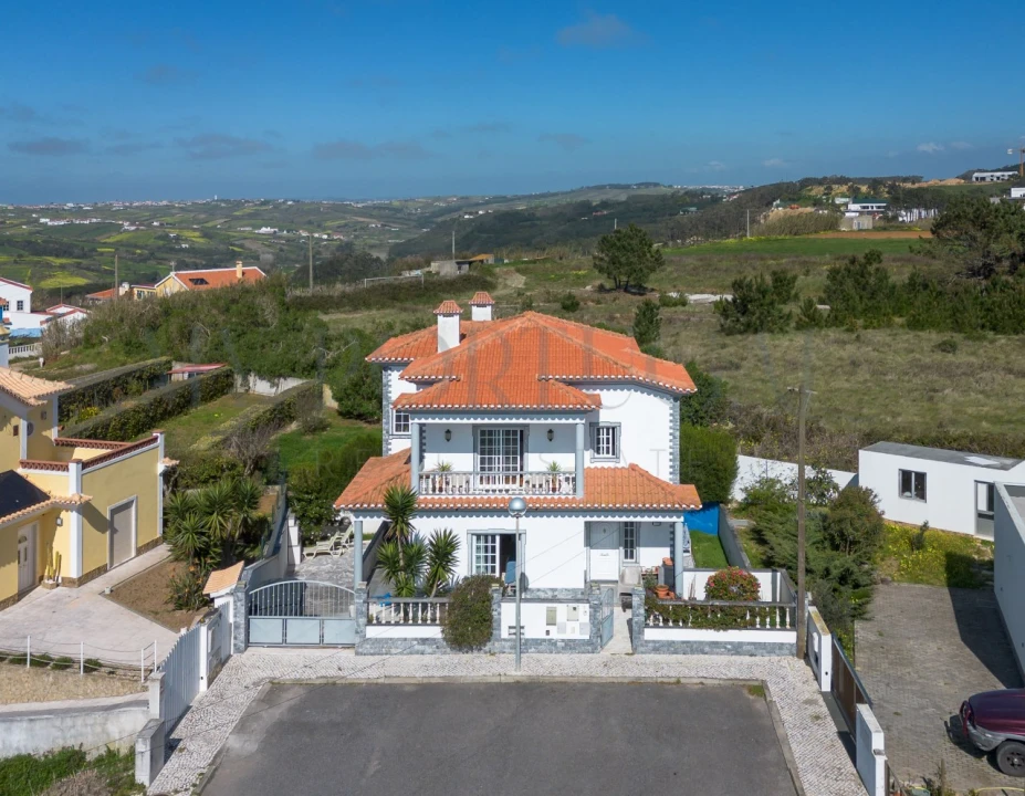 Moradia T5 para Venda em Santo Isidoro Foto 2