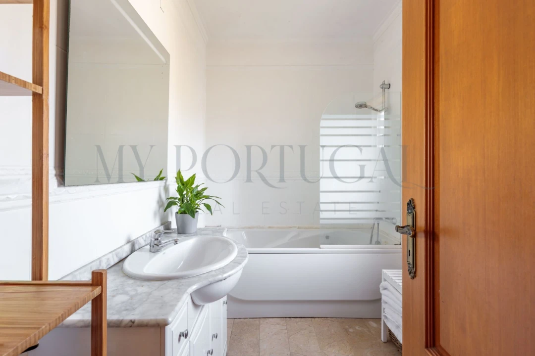 Moradia T5 para Venda em Santo Isidoro Foto 16