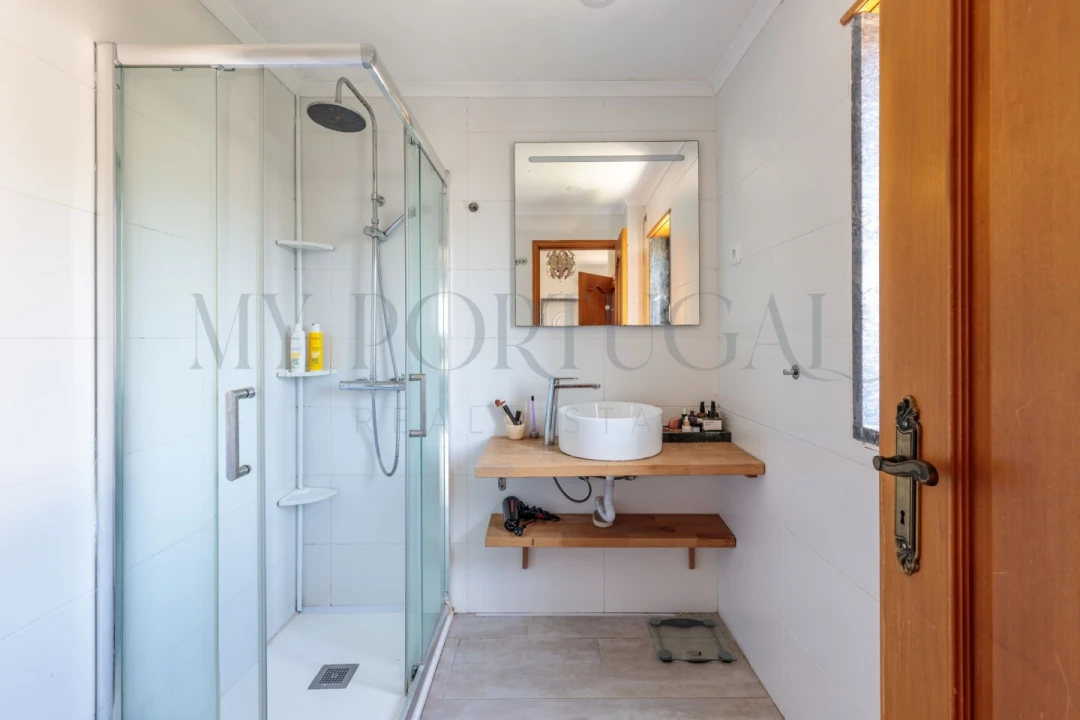 Moradia T5 para Venda em Santo Isidoro Foto 22