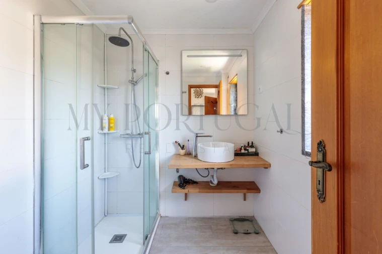 Moradia T5 para Venda em Santo Isidoro Foto 22