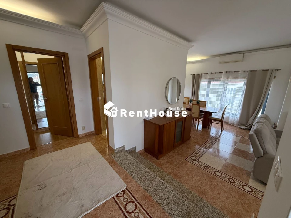 Moradia T4 para Venda em Buarcos Foto 3