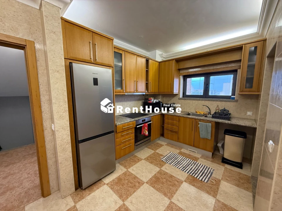 Moradia T4 para Venda em Buarcos Foto 9