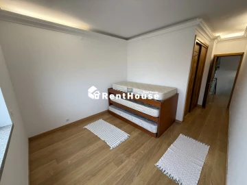 Moradia T4 para Venda em Buarcos