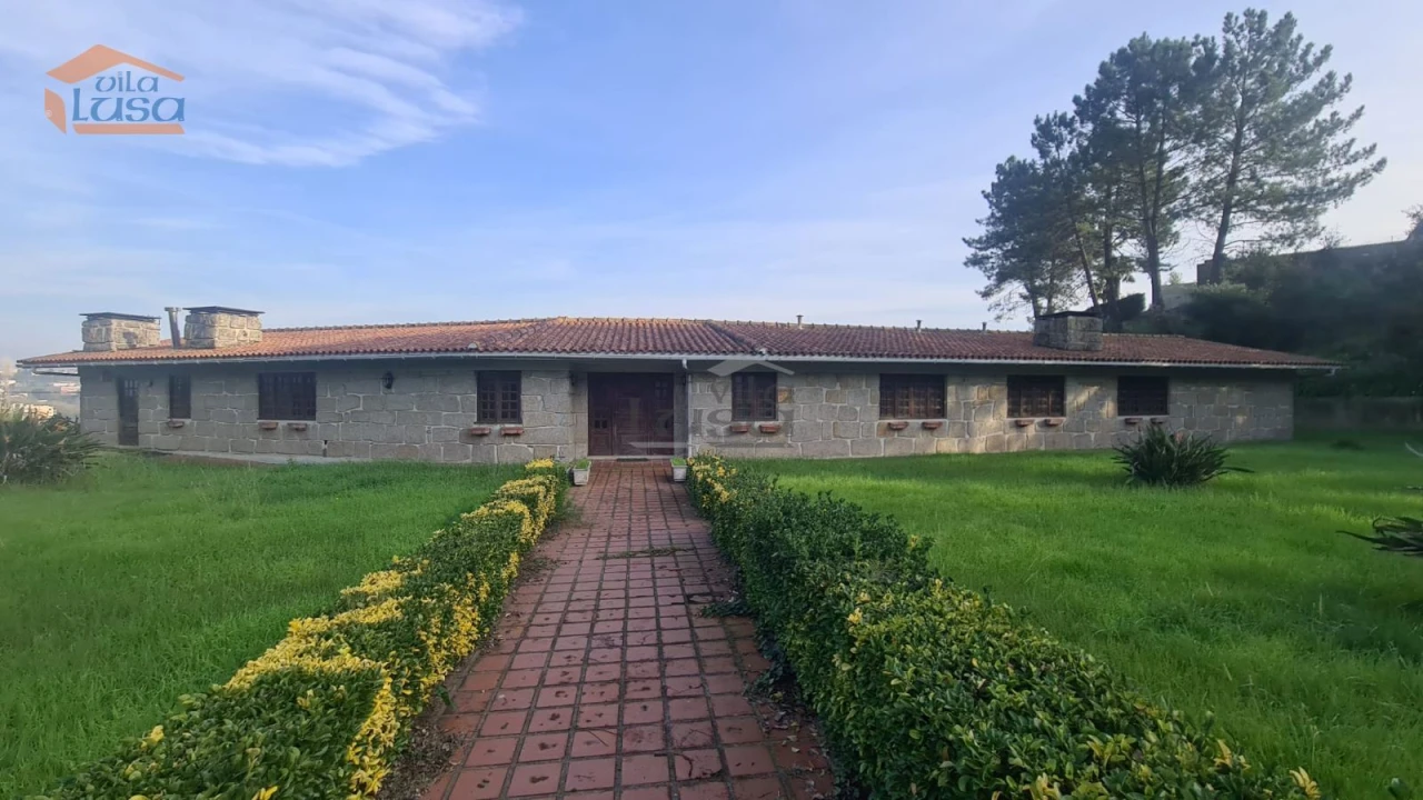 Moradia T5 para Venda em Oliveira do Douro Foto 2