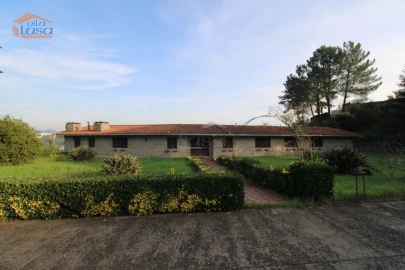 Moradia T5 para Venda em Oliveira do Douro