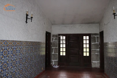 Moradia T5 para Venda em Oliveira do Douro