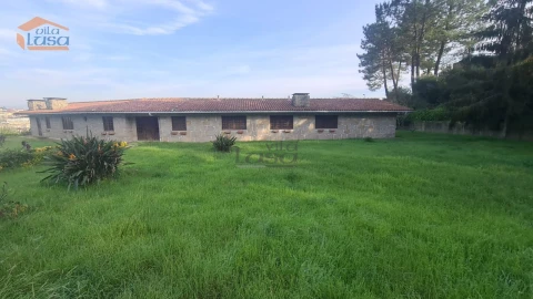 Moradia T5 para Venda em Oliveira do Douro