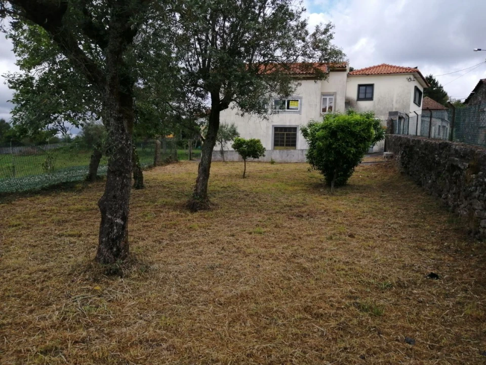 Moradia T4 para Venda em Escariz Foto 2