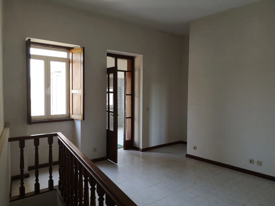 Moradia T4 para Venda em Escariz Foto 10