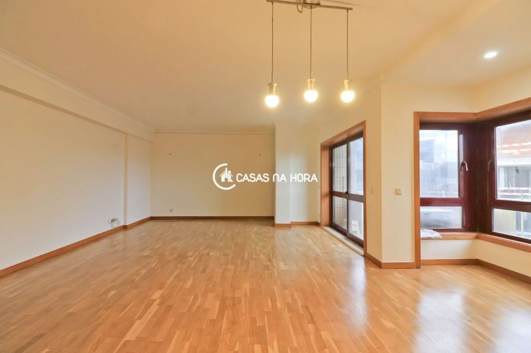 Apartamento T3 para Arrendamento em Ramalde Foto 19