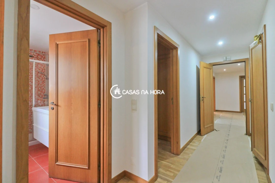 Apartamento T3 para Arrendamento em Ramalde Foto 21