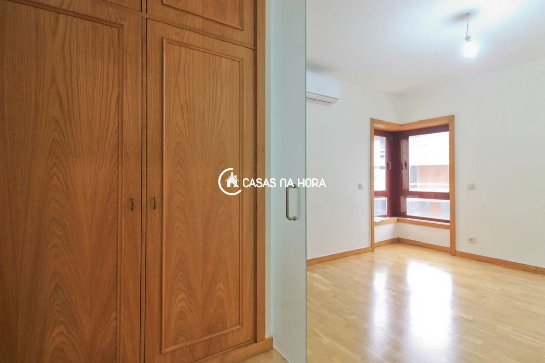 Apartamento T3 para Arrendamento em Ramalde Foto 24