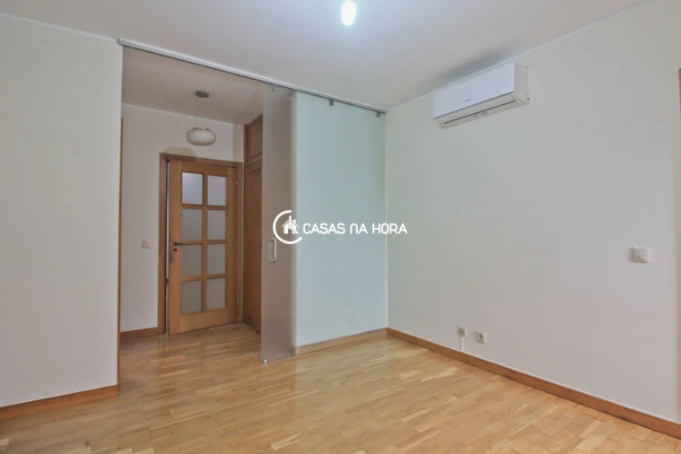 Apartamento T3 para Arrendamento em Ramalde Foto 12