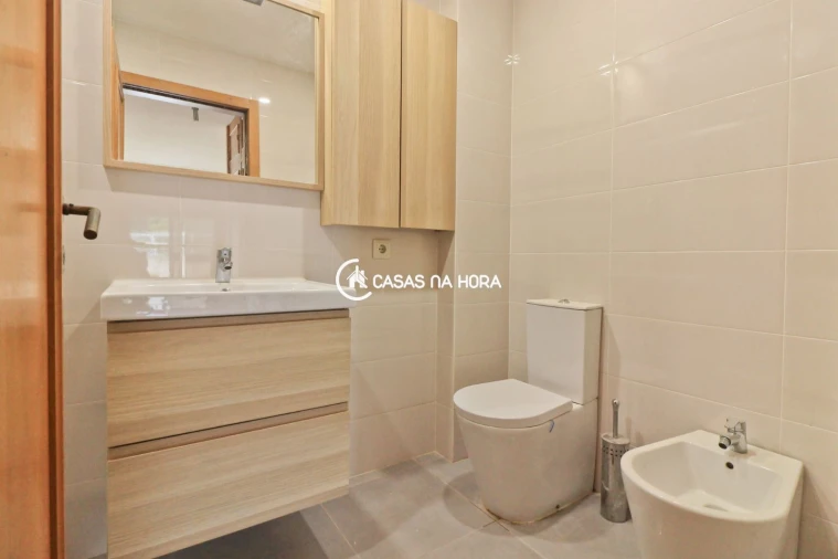 Apartamento T3 para Arrendamento em Ramalde Foto 23