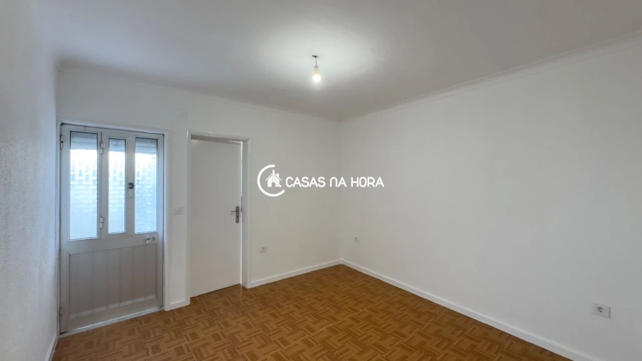 Apartamento T2 para Arrendamento em Avintes Foto 6