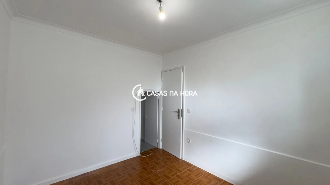 Apartamento T2 para Arrendamento em Avintes Foto 13
