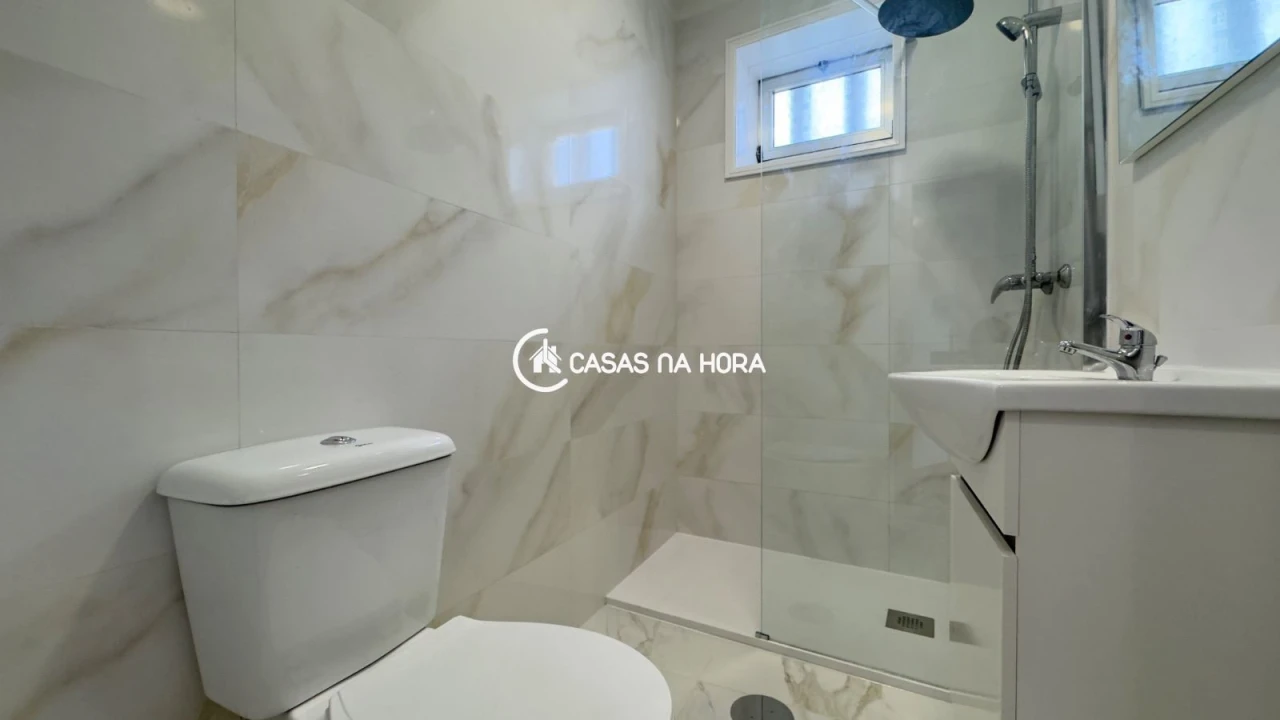 Apartamento T2 para Arrendamento em Avintes Foto 17