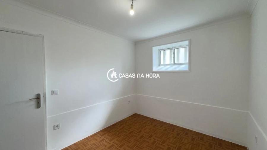 Apartamento T2 para Arrendamento em Avintes Foto 9
