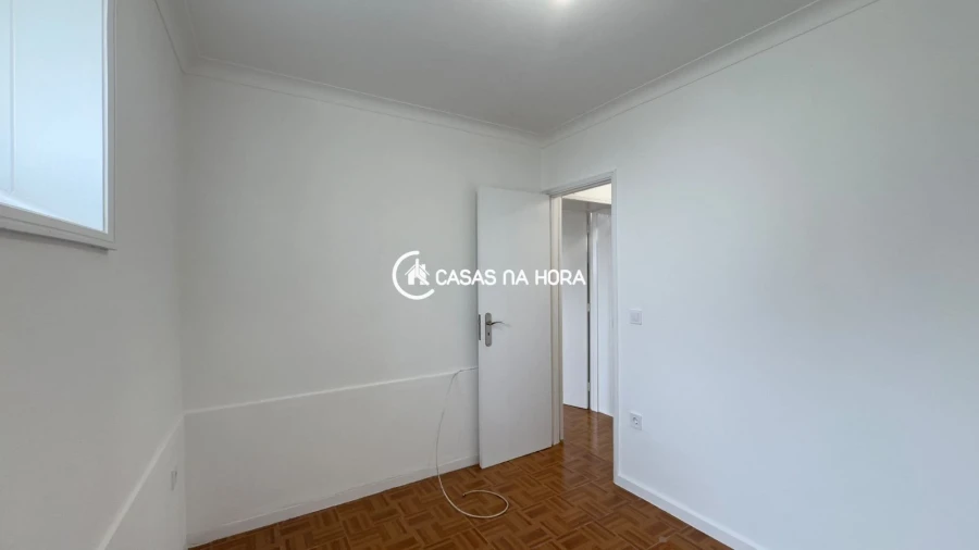 Apartamento T2 para Arrendamento em Avintes Foto 16