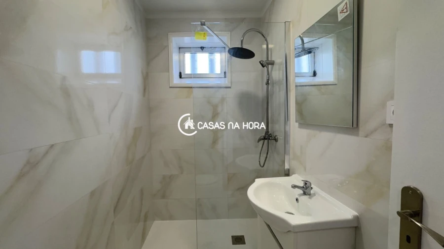 Apartamento T2 para Arrendamento em Avintes Foto 18