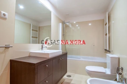 Apartamento T2 para Arrendamento em Mafamude e Vilar do Paraíso