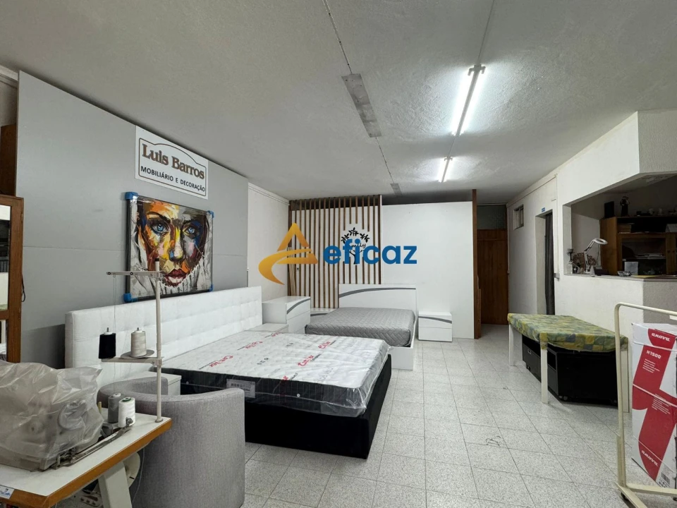 Loja para Venda em Penafiel Foto 4