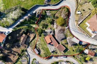 Moradia T3 para Venda em Calvos e Frades