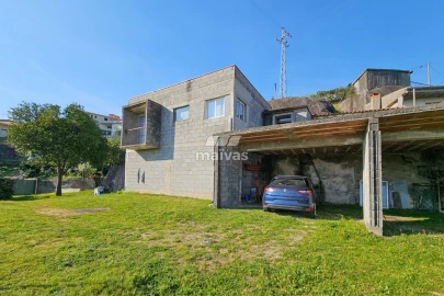 Moradia T3 para Venda em Calvos e Frades