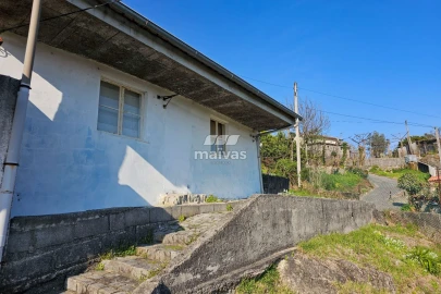 Moradia T3 para Venda em Calvos e Frades