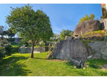 Moradia T3 para Venda em Calvos e Frades