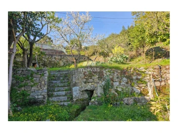 Moradia T3 para Venda em Calvos e Frades