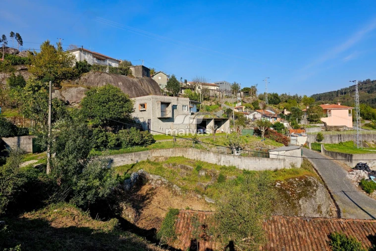 Moradia T3 para Venda em Calvos e Frades Foto 10