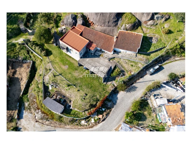 Moradia T3 para Venda em Calvos e Frades Foto 32