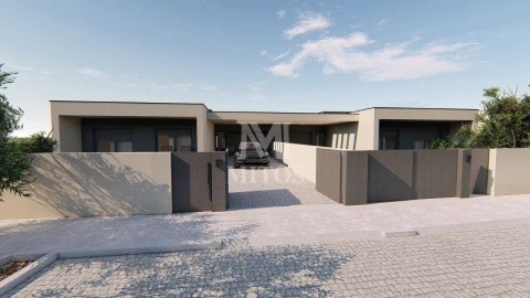 Moradia T3 para Venda em Mazarefes e Vila Fria